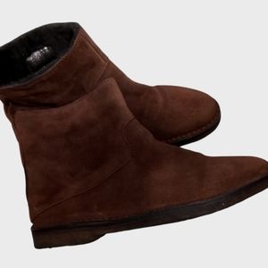 Vince Shearling Lined Suede Ankle Boots/Shoes Brown Color Size USA 9M EUR 40